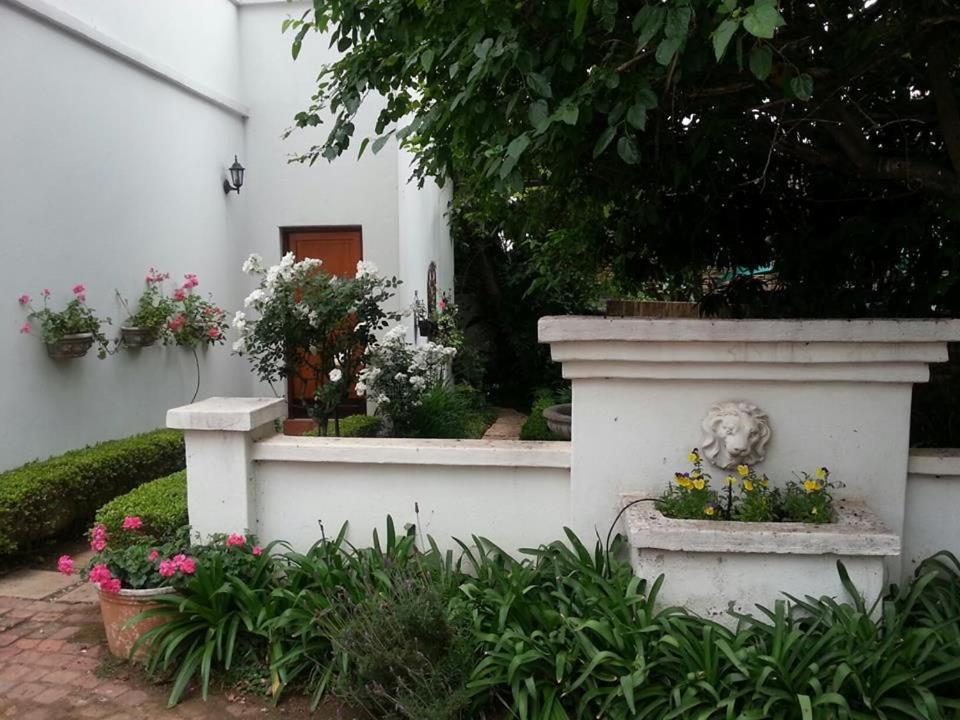 Oxnead Guesthouse Pretoria Exterior photo